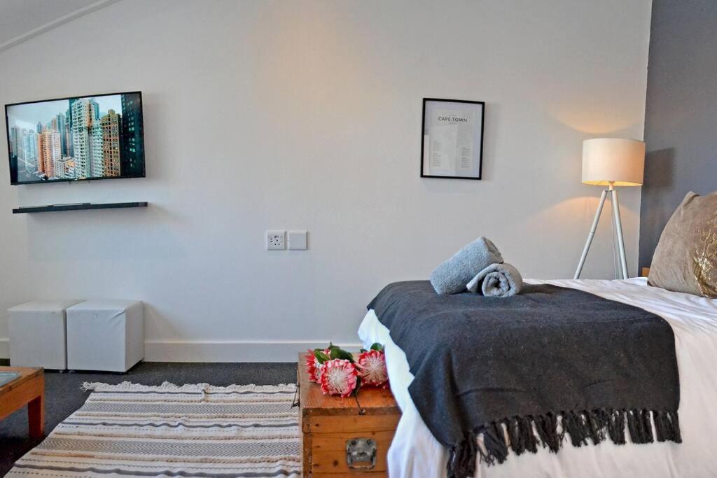 Central Modern Studio Apartment, Hermanus Waterfront Dış mekan fotoğraf