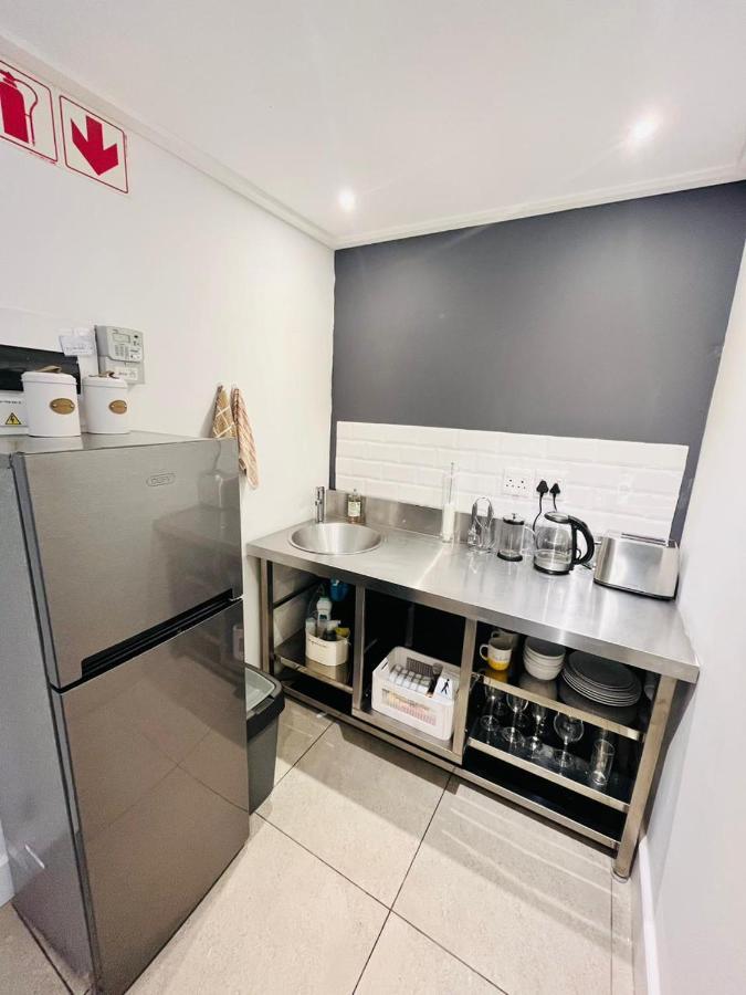Central Modern Studio Apartment, Hermanus Waterfront Dış mekan fotoğraf