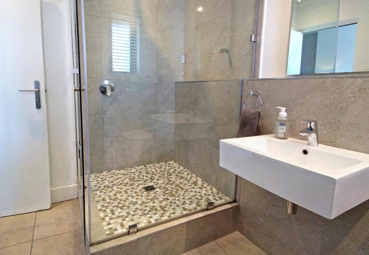 Central Modern Studio Apartment, Hermanus Waterfront Dış mekan fotoğraf